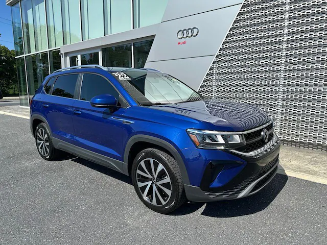 2022 Volkswagen Taos SE AWD photo