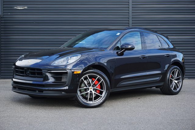2023 Porsche Macan S AWD photo