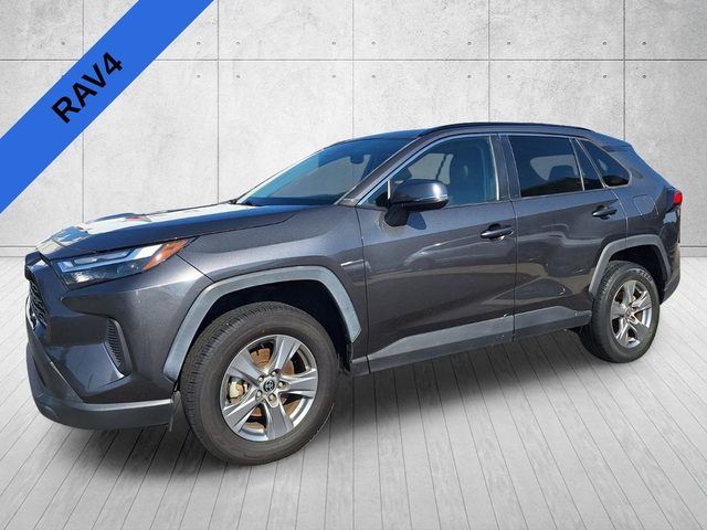 2022 Toyota RAV4 XLE FWD photo