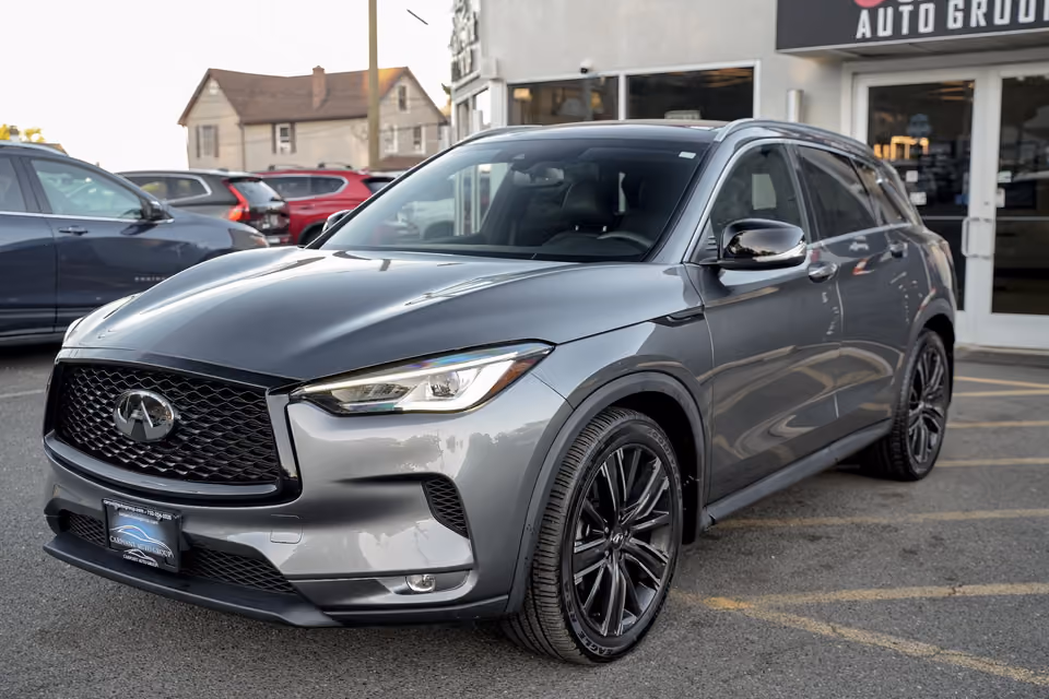 2022 Infiniti QX50 LUXE AWD photo