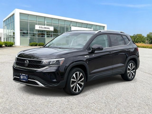 2022 Volkswagen Taos SE AWD photo