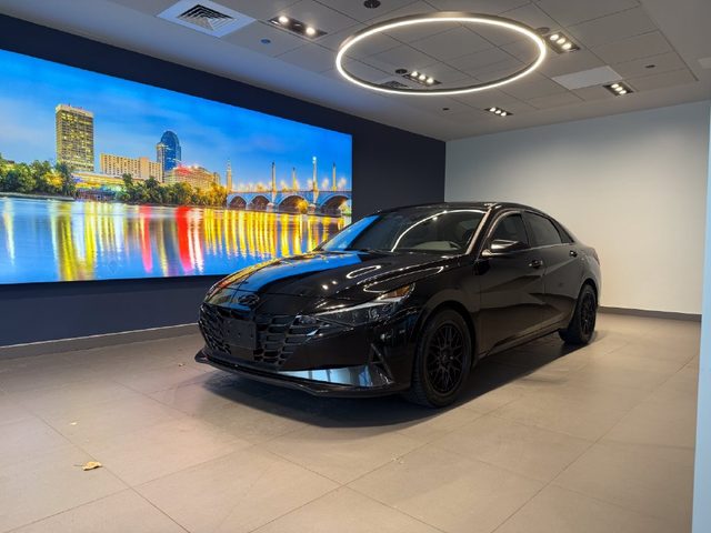 2023 Hyundai Elantra Limited FWD photo
