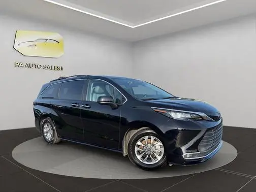 2022 Toyota Sienna XLE AWD photo