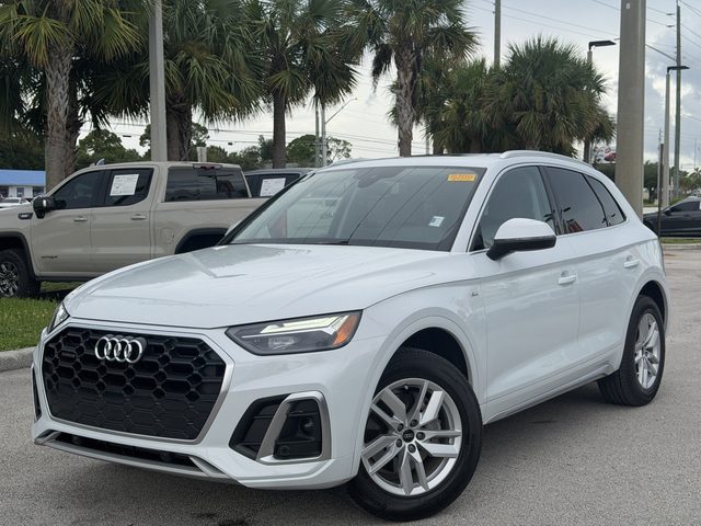 2022 Audi Q5 S line Premium AWD photo
