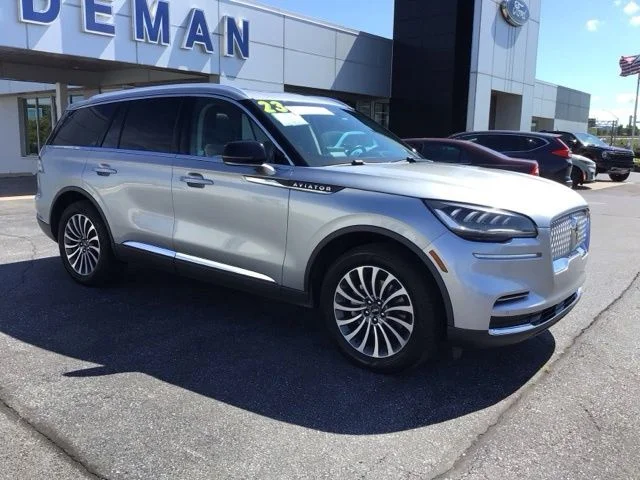 2023 Lincoln Aviator Standard AWD photo