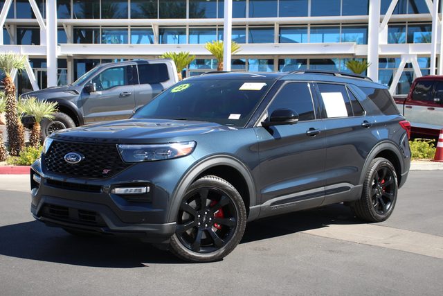 2022 Ford Explorer ST 4WD photo