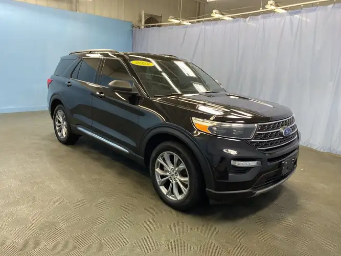 2022 Ford Explorer XLT 4WD photo