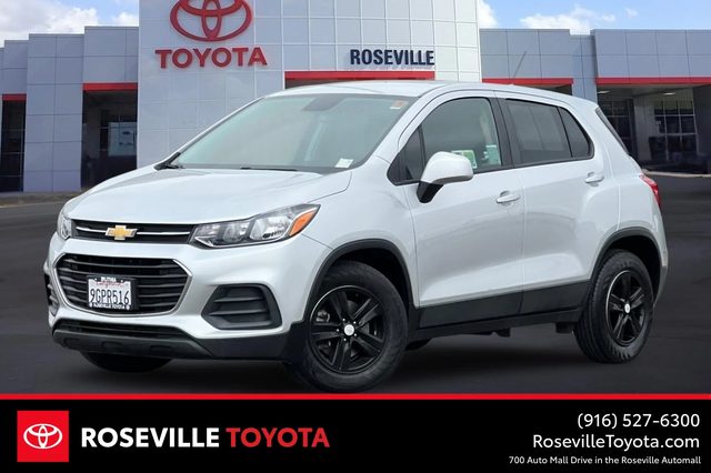2022 Chevrolet Trax LS FWD photo