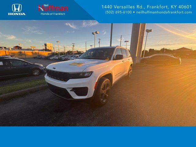 2022 Jeep Grand Cherokee Altitude 4WD photo