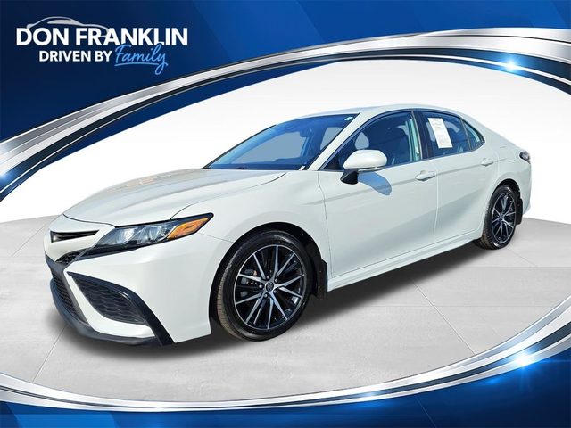 2022 Toyota Camry SE AWD photo