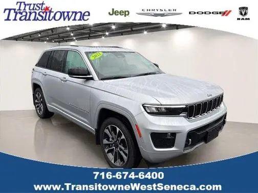 2022 Jeep Grand Cherokee Overland 4WD photo