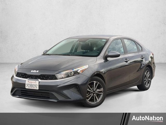 2022 Kia Forte LXS FWD photo