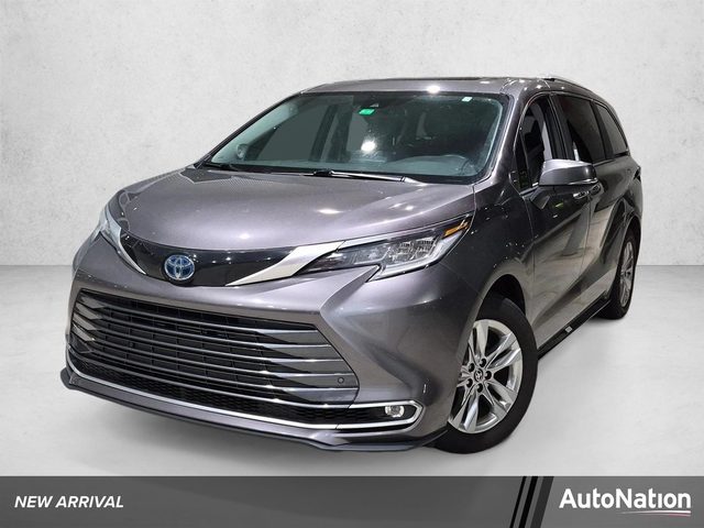2022 Toyota Sienna Limited FWD photo