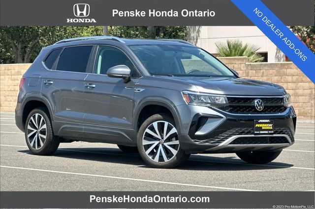 2022 Volkswagen Taos SE FWD photo