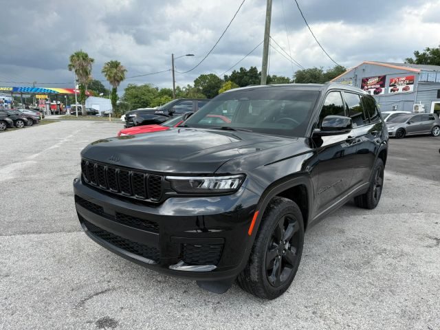 2022 Jeep Grand Cherokee L Altitude 4WD photo
