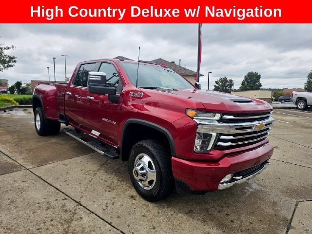 2022 Chevrolet Silverado 3500HD High Country 4WD photo