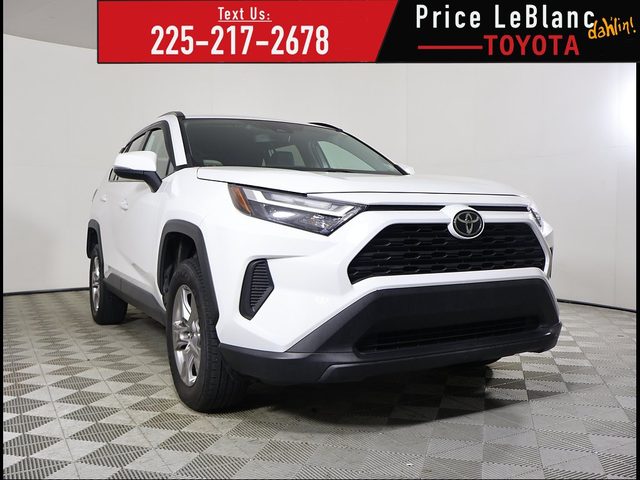 2022 Toyota RAV4 XLE FWD photo