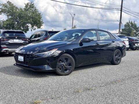 2023 Hyundai Elantra SEL FWD photo