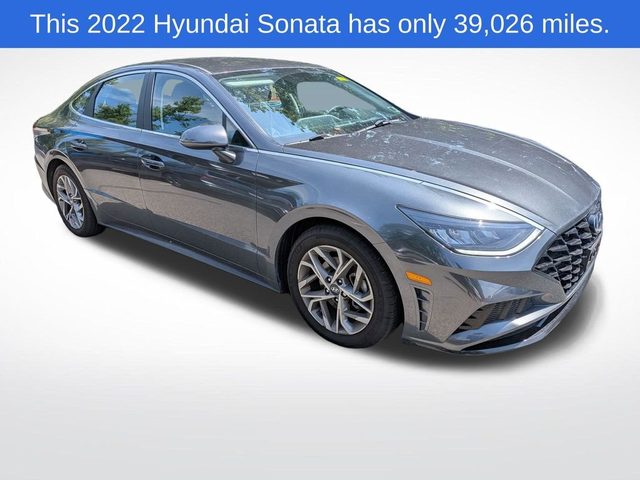 2022 Hyundai Sonata SEL FWD photo