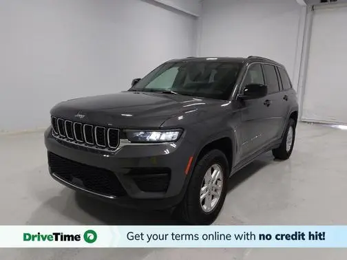 2022 Jeep Grand Cherokee Laredo 4WD photo