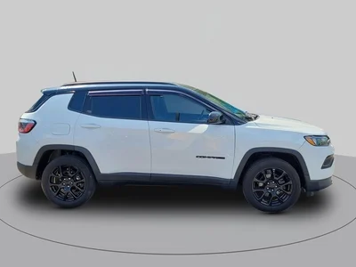 2022 Jeep Compass Altitude 4WD photo