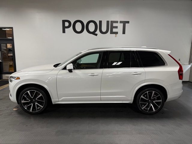 2022 Volvo XC90 Momentum AWD photo