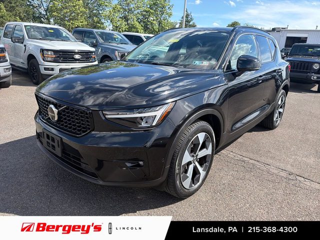 2023 Volvo XC40 Plus Dark Theme AWD photo