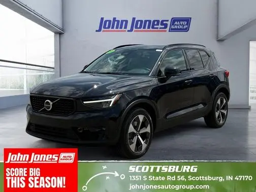 2023 Volvo XC40 Plus Dark Theme AWD photo