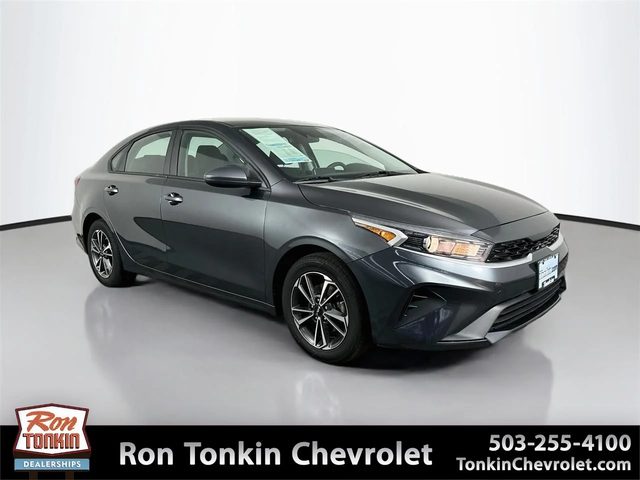 2023 Kia Forte LXS FWD photo
