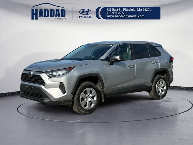 2022 Toyota RAV4 LE AWD photo