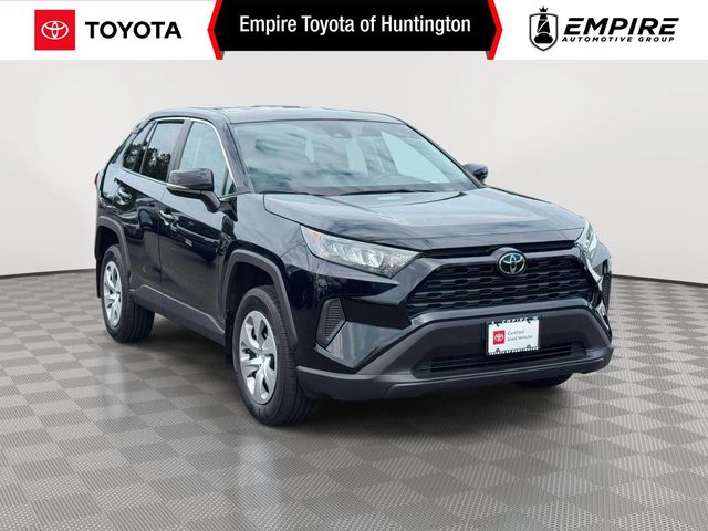 2022 Toyota RAV4 LE AWD photo