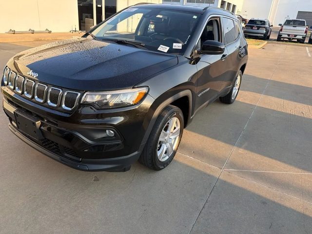 2022 Jeep Compass Latitude 4WD photo
