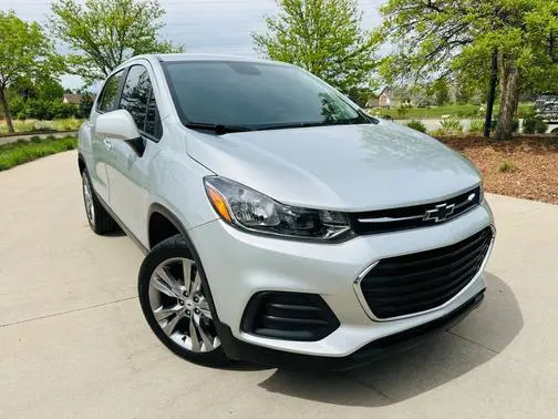 2022 Chevrolet Trax LS AWD photo