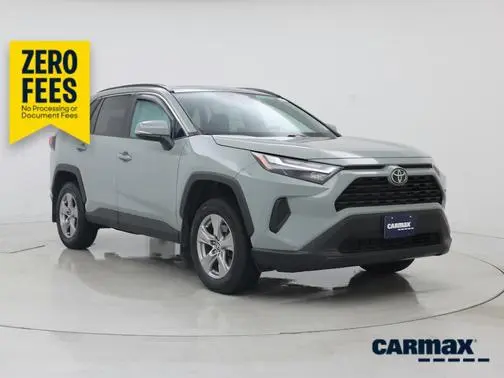 2022 Toyota RAV4 XLE AWD photo