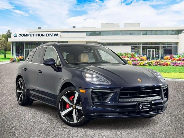 2022 Porsche Macan S AWD photo
