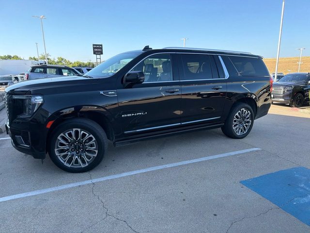 2023 GMC Yukon XL Denali Ultimate 4WD photo