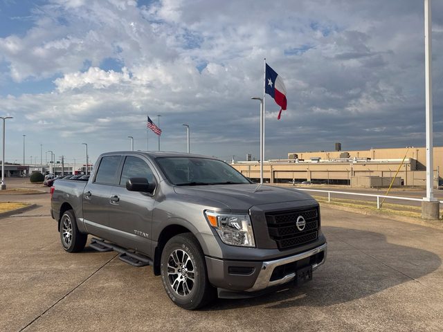 2022 Nissan Titan SV RWD photo