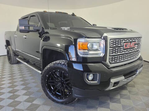 2018 GMC Sierra 2500HD Denali 4WD photo