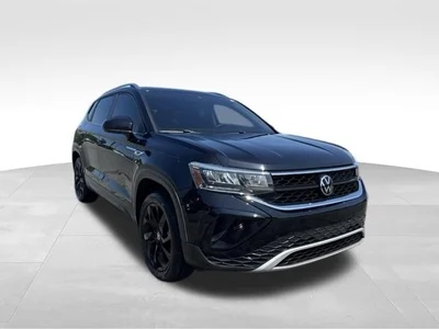2022 Volkswagen Taos SE AWD photo