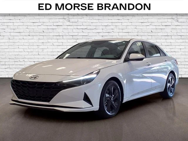 2023 Hyundai Elantra SEL FWD photo