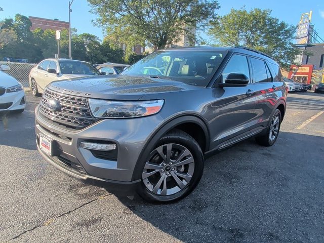 2022 Ford Explorer XLT 4WD photo