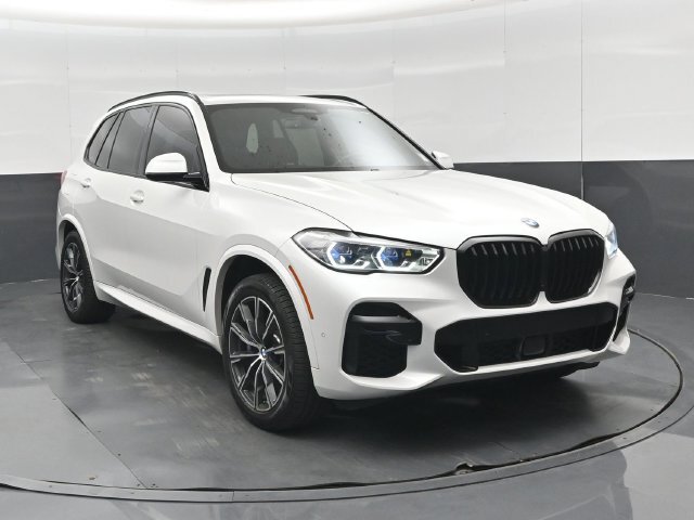 2023 BMW X5 M50i AWD photo