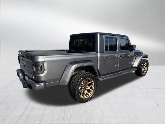 2022 Jeep Gladiator Overland 4WD photo