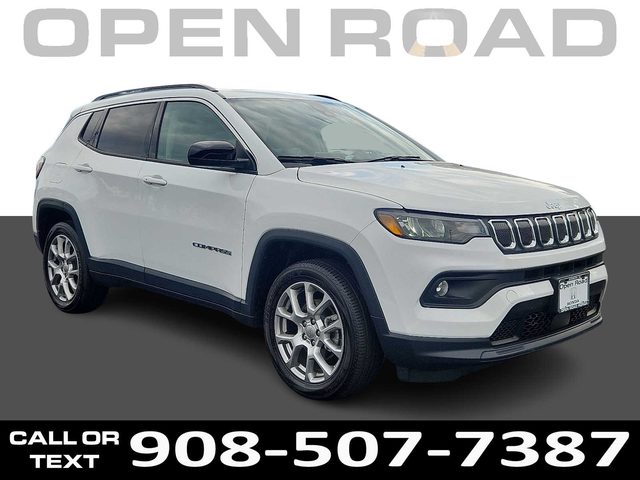 2022 Jeep Compass Latitude Lux 4WD photo