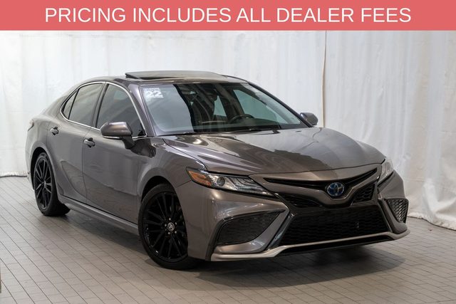 2022 Toyota Camry Hybrid XSE FWD photo