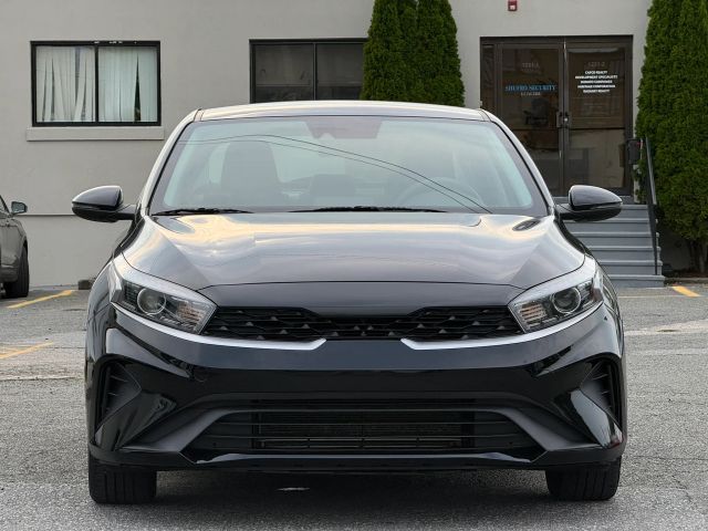 2023 Kia Forte LXS FWD photo