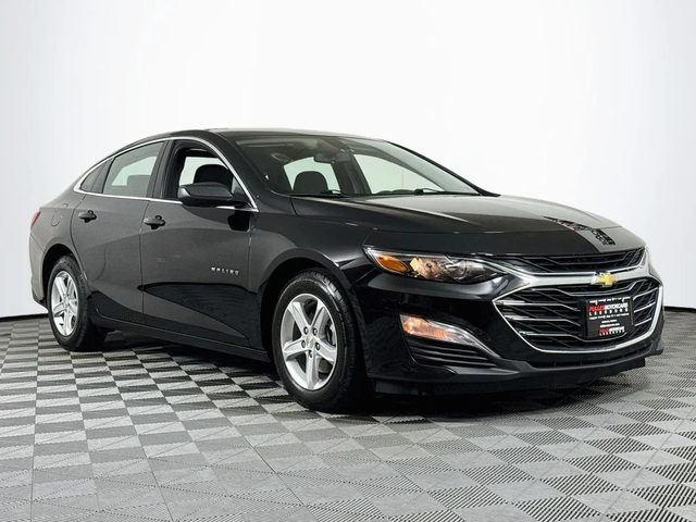 2022 Chevrolet Malibu LS FWD photo