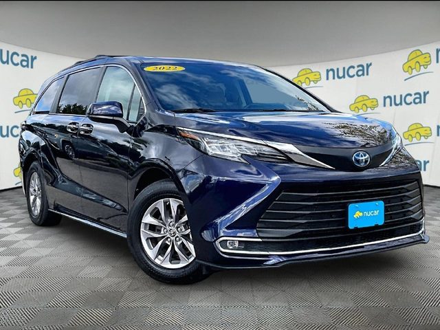2022 Toyota Sienna XLE AWD photo