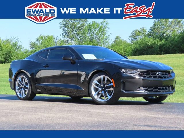 2023 Chevrolet Camaro 2LT RWD photo
