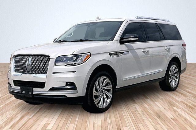 2022 Lincoln Navigator Reserve 4WD photo